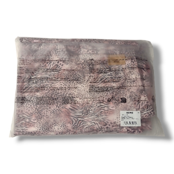 Skims Sleep Long Sleeve Button Up Set - Picture 10 of 13